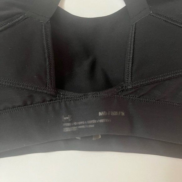 Under Armour Sports Bra | size M - Picture 3 of 3